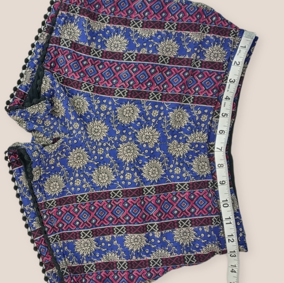 Hollister shorts with side hook and zipper size 0 - Picture 4 of 8